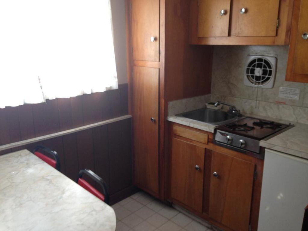 Amber Lantern One-Bedroom Cottage Лейк Джордж Екстериор снимка